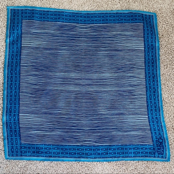 Beautiful Blues VintageVera Versatile Square Scarf - Picture 9 of 10
